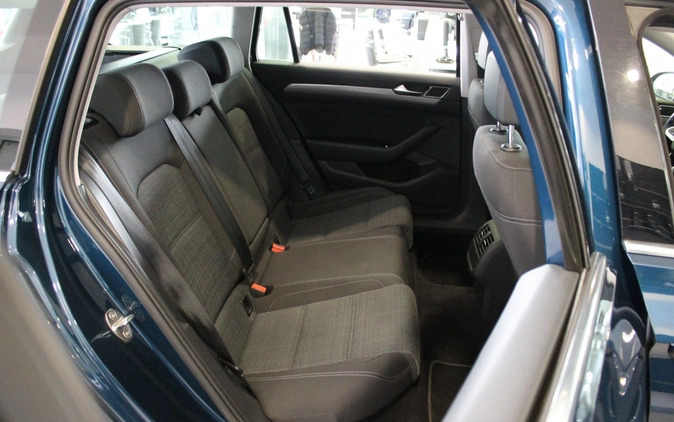 Volkswagen Passat cena 89900 przebieg: 94000, rok produkcji 2019 z Wasilków małe 301